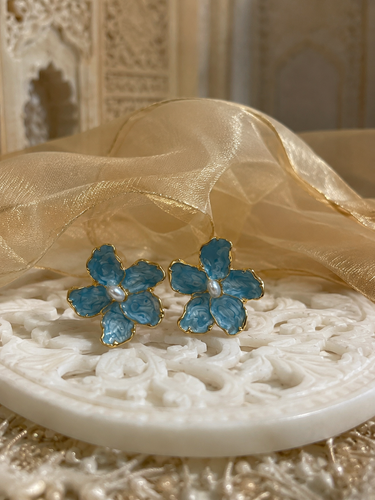 گوشواره گل آبی
